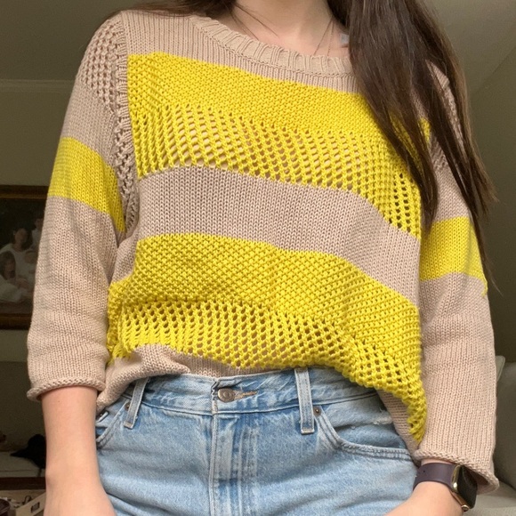 Tan and yellow sweater - Picture 2 of 6